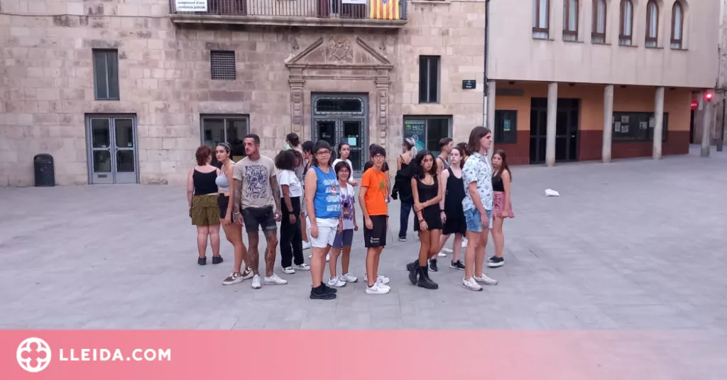 Vuit joves de l'Associació Alba participen en el "Manifest Inacabat de la Humanitat"