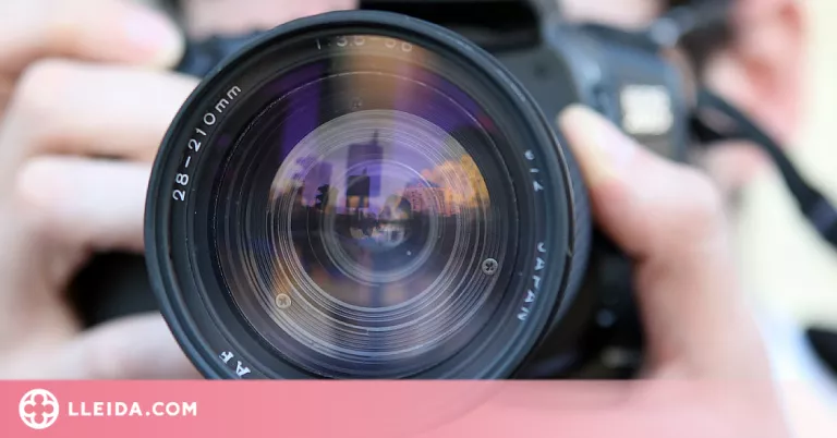 En risc el 80% del sector fotogràfic per la possible pèrdua de les fotos de DNI