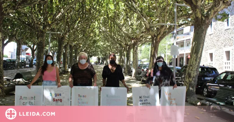 Reivindicació feminista a través dels brodats als carrers de la Seu d'Urgell