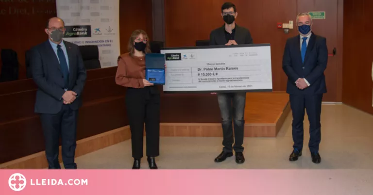 Càtedra Agrobank atorga 15.000 euros a un projecte per reduir els fitosanitaris químics en la producció de raïm