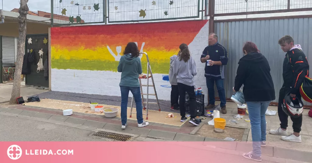 Artesa de Lleida llueix un nou mural LGTBI
