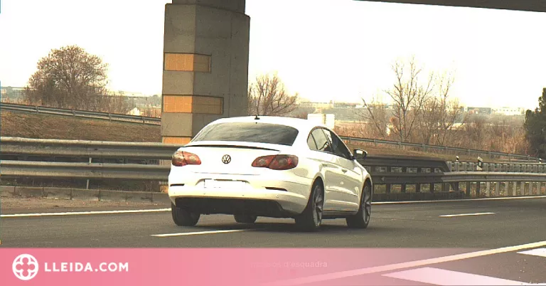 Denunciat penalment a Lleida un conductor per circular a 214 km/h per l'A-2