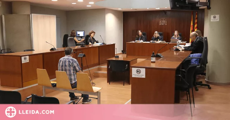 Un acusat de fer tocaments i oferir diners a canvi de sexe a tres noies en un bar del Pla d'Urgell