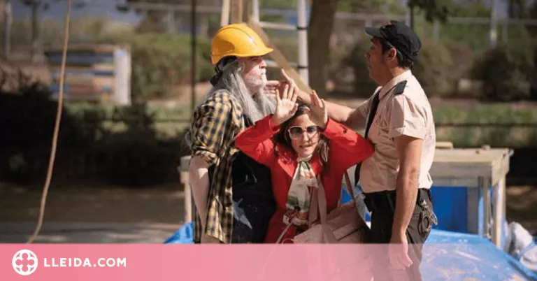 El Fossat de la Seu Vella acull l'espectacle de circ "Hohihu: L'horrible història de la humanitat"