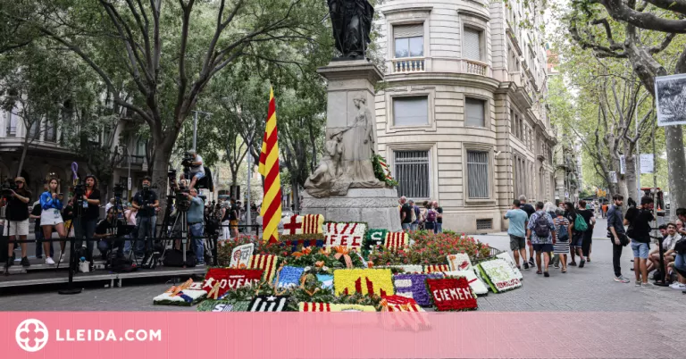 ⏯️ Institucions, partits i entitats reten homenatge a Rafael Casanova amb motiu de la Diada