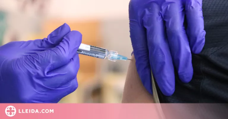 Comença la vacunació a les escoles contra el papil·loma humà, enguany també per als nois