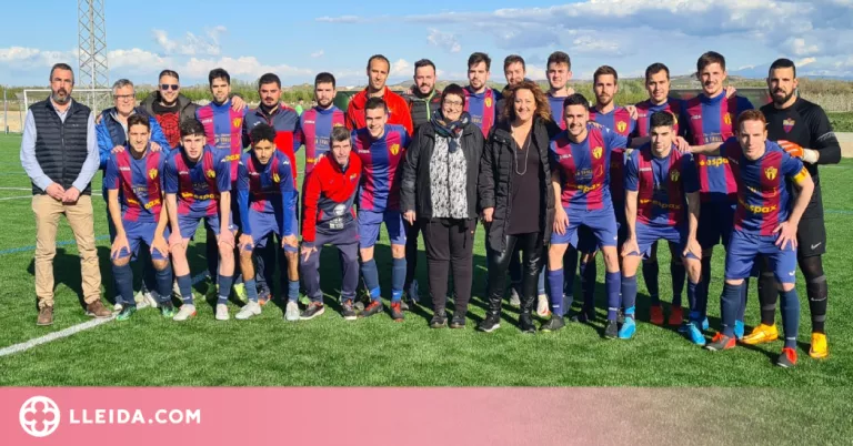 El camp de futbol de Soses estrena gespa artificial