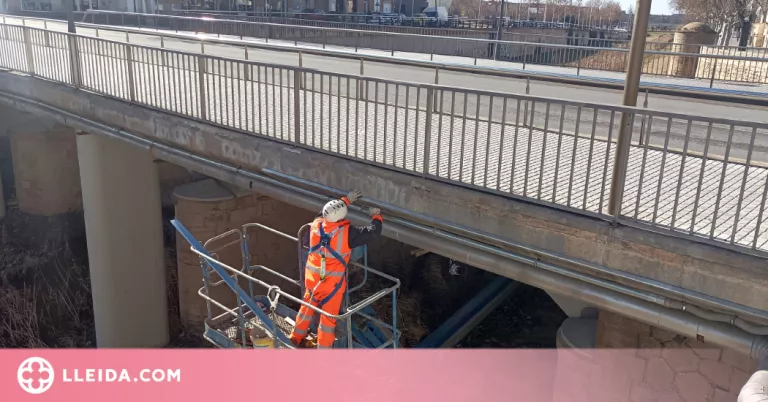 Treballs de millora al pont de la C-14 al seu pas pel nucli urbà de Tàrrega