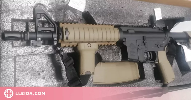 Detingut a Lleida per disparar a dos homes amb una arma de boles de PVC des del seu balcó