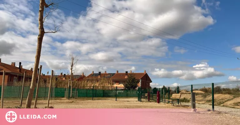 La zona d'esbarjo per a gossos de Benavent de Segrià compleix un any de vida i de reformes