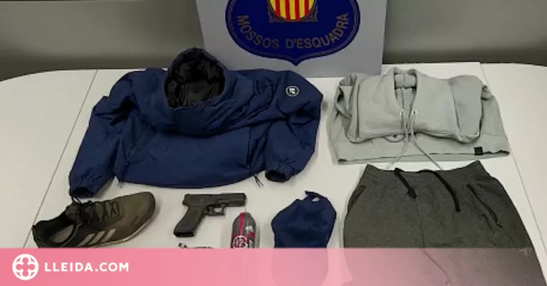 ⏯️ A presó l'acusat de cometre vuit robatoris violents a comerços amb una pistola simulada