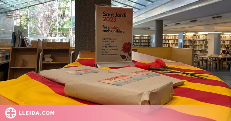Les biblioteques de la UdL s'afegeixen a la diada de Sant Jordi regalant llibres als usuaris
