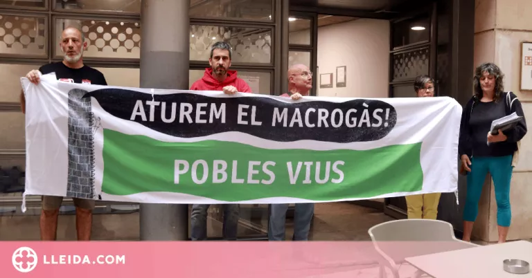 ⏯️ Pobles Vius presenta un miler de signatures contra la construcció de la planta de biogàs a la Sentiu de Sió
