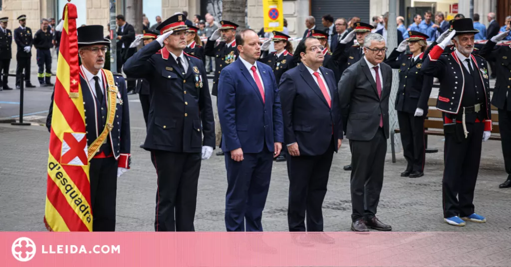 ⏯️ Institucions, partits i entitats reten homenatge a Rafael Casanova amb motiu de la Diada