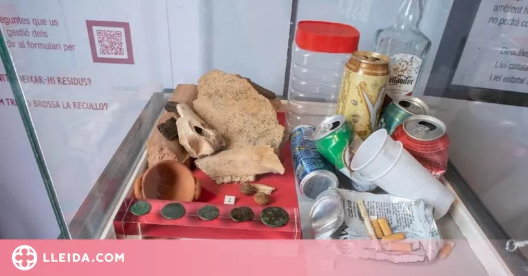 Una exposició repassa l'empremta humana a través dels residus que deixem al planeta