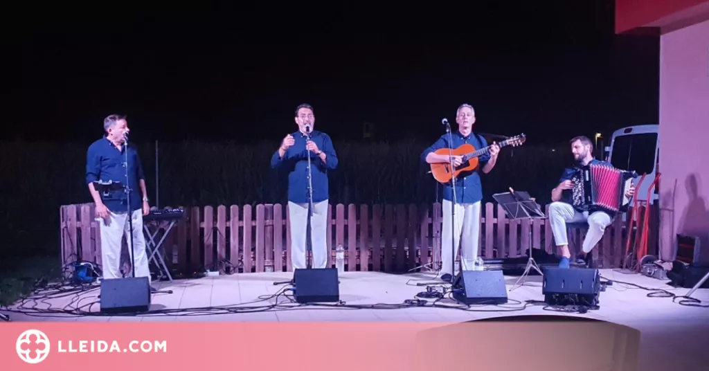 Vila-sana viu de nou la banyada popular a la llum de la lluna