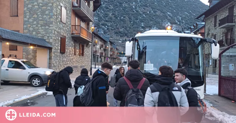 Territori adapta els horaris del transport perquè els joves de les valls d'Àneu puguin arribar a l'hora a classe