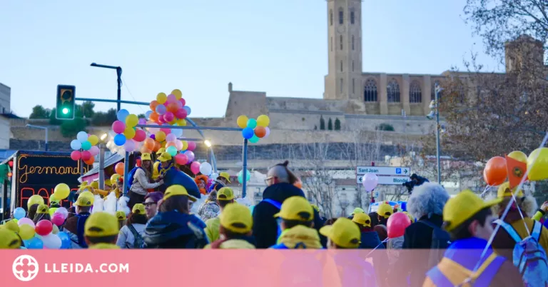 Milers de persones gaudeixen la Rua del Carnaval de Lleida 2024