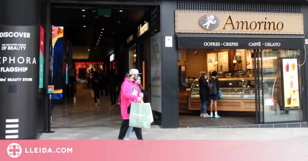 Edificis públics, transport i centres comercials hauran de limitar la temperatura a l'hivern i a l'estiu