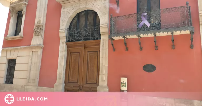 Finalitzada la restauració de les portes de l’entrada del Palau de la Diputació
