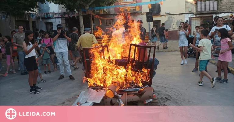La plaça Capdevila de Guissona recupera la màgia de la revetlla de Sant Joan