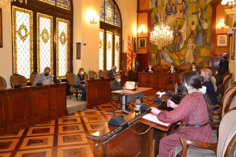 S'aprova el conveni per impulsar el desplegament de la fibra òptica al territori