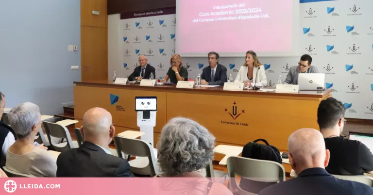 ⏯️ Un robot inaugura el nou curs acadèmic al Campus Universitari d'Igualada: "No he vingut a prendre-us la feina"