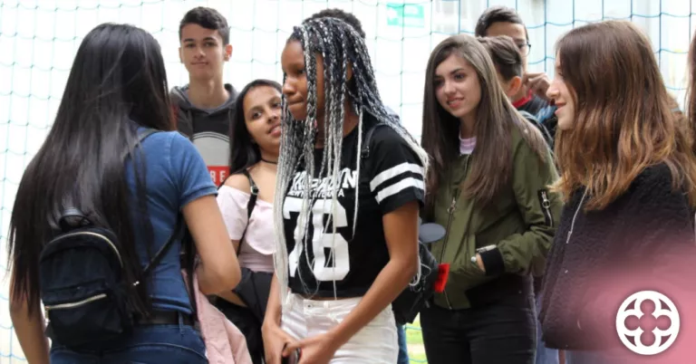 Un estudi lleidatà afirma que "les amistats interètniques no són suficients per reduir el racisme entre els joves"