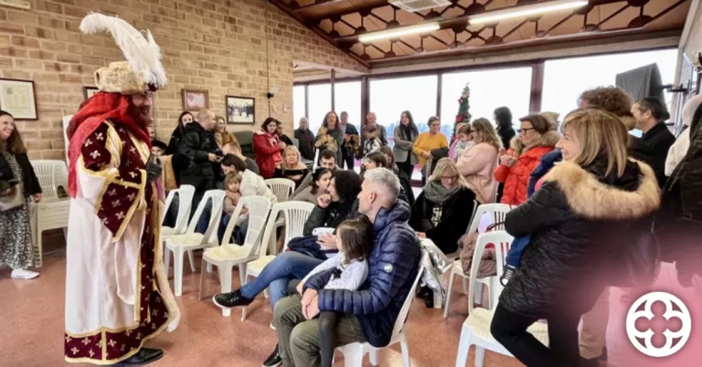 El Camarlenc inicia la seva ruta a la ciutat per recollir les cartes dels infants per als Reis Mags