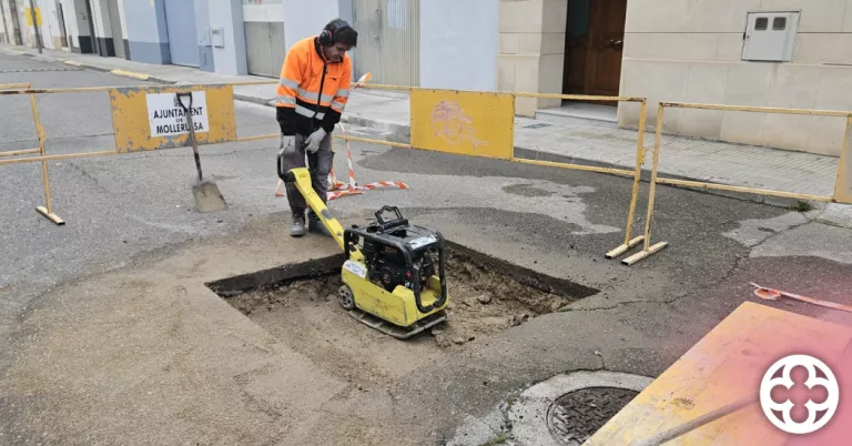 Obres de reparació del clavegueram a Mollerussa
