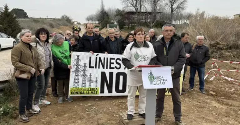 Lleida contra la MAT exigeix a la Paeria que aturi les obres de la línia elèctrica a l’Horta