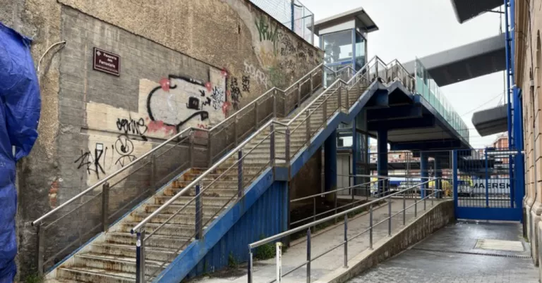 Comencen les obres de retirada de l’escala de la Passarel·la dels Ferroviaris a Lleida