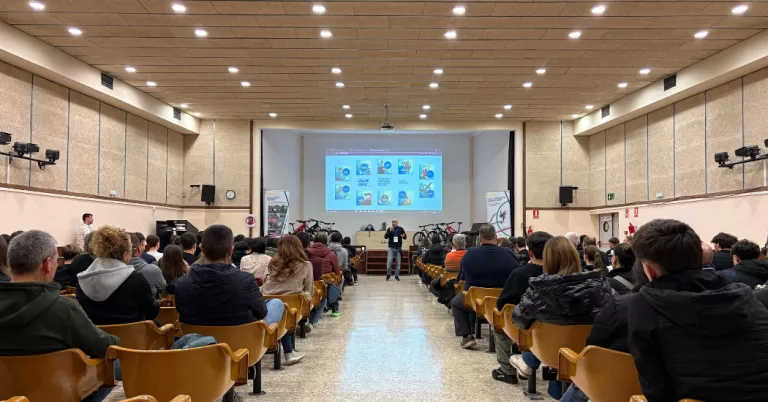 L’Institut Joan Oró presenta un orientador interactiu per guiar els alumnes