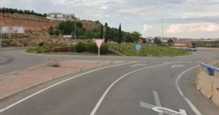 Afectacions al trànsit per la renovació del ferm a la rotonda de l'N-II sobre la via de l'AVE