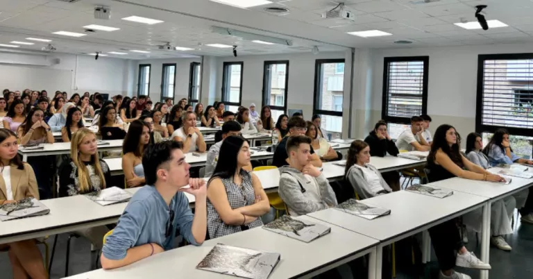 La UdL cobreix el 70% de les places per al primer curs i incrementa l'ajut per a l'estudiant