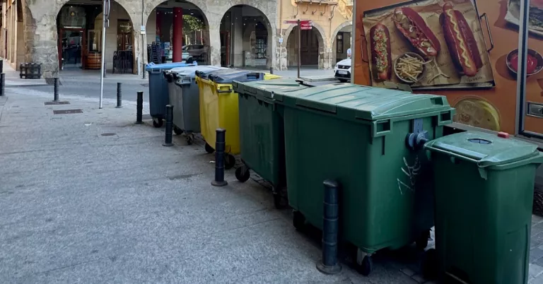 Balaguer contracta serveis provisionals per a netejar els contenidors