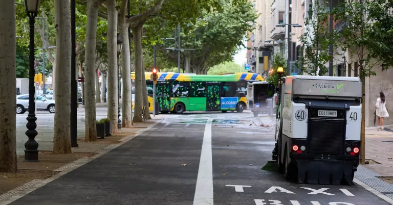 Rambla Ferran recupera la circulació i encara la segona fase en sentit contrari