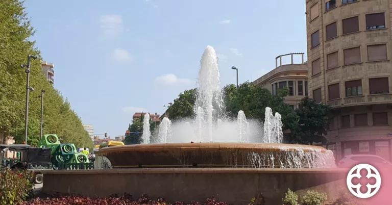 La font de l'avinguda de Catalunya, en marxa
