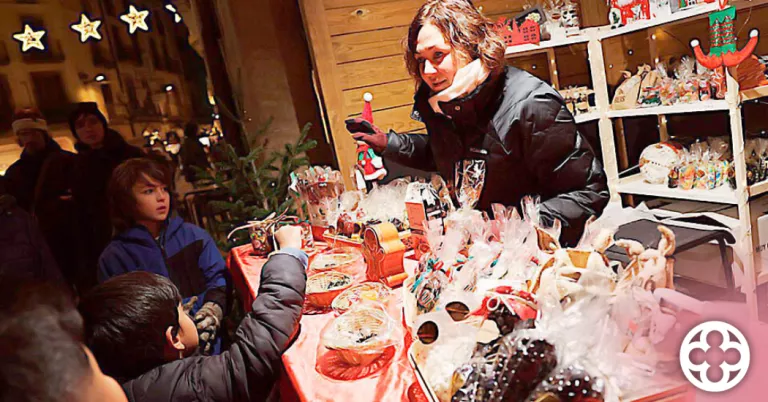 L'evolució de la Fira d'Artistes al Mercat de Nadal i el nou format tot un èxit