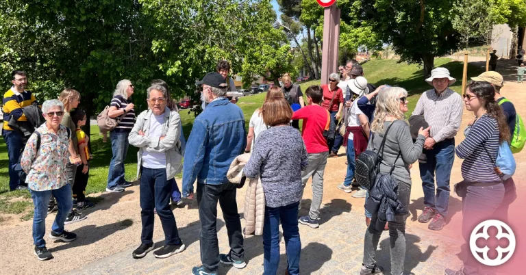 Una trentena de persones descobreixen els arbres de Lleida i la seva contribució a la biodiversitat