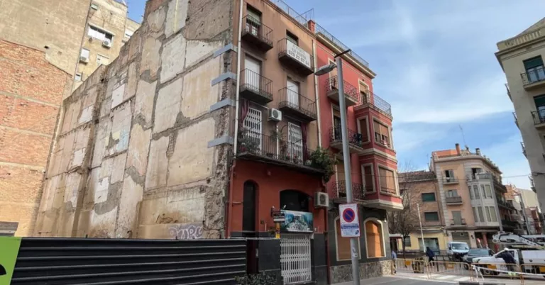 15 persones són desallotjades per possible risc de col·lapse