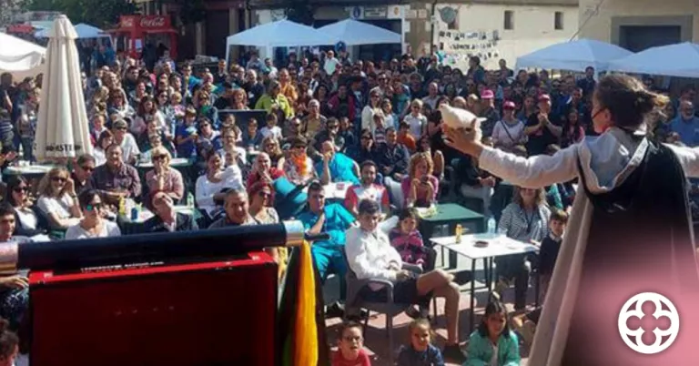 La fira de màgia al carrer Montgai Màgic presenta l'edició més solidària