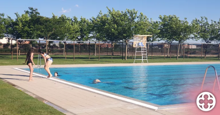 Un nen de set anys s'ofega a les piscines d'Alcarràs
