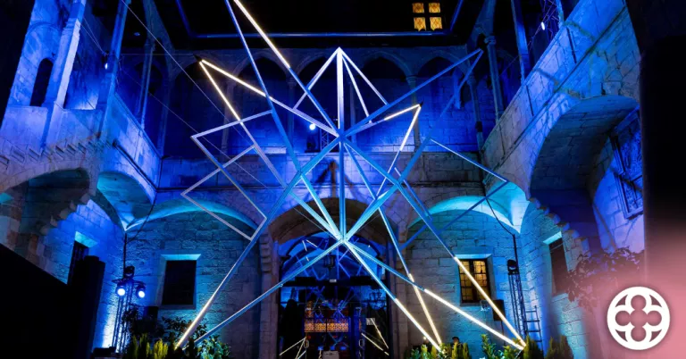 Un estel de llum il·lumina aquest Nadal el Pati de l’IEI
