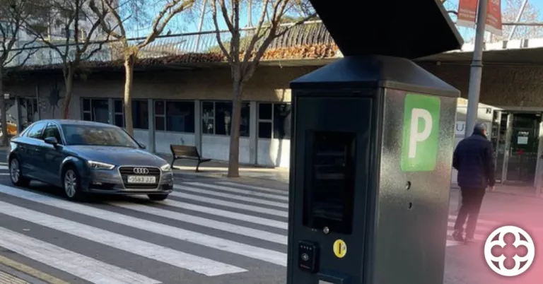 Lleida activa un abonament mensual de 45 € per aparcar a la zona verda amb 10 viatges d'autobús gratuïts