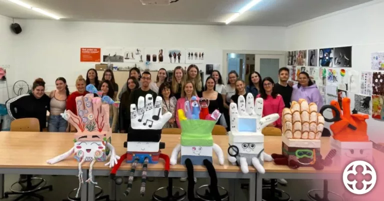 Sis Xuklis més per AFANOC construïts per l'alumnat d'Educació de la UdL