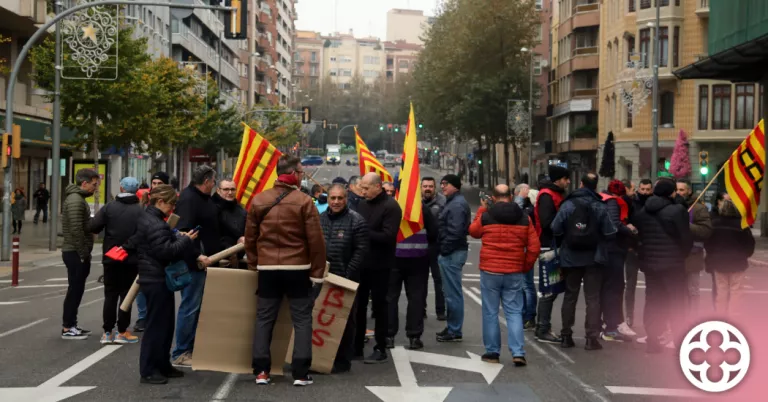 Protesta de conductors d'autobús a Lleida per la jubilació als 60 anys