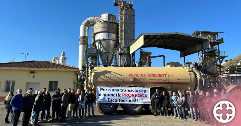 Ramaders es concentren a Alcarràs per demanar la pròrroga dels ajuts a la cogeneració de les plantes de purins