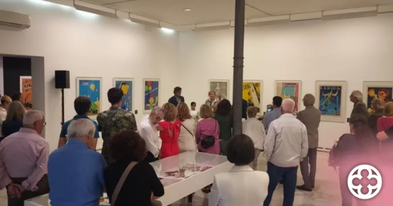 Més de 1.300 persones visiten l'exposició de cartells de Miquel Roig Nadal