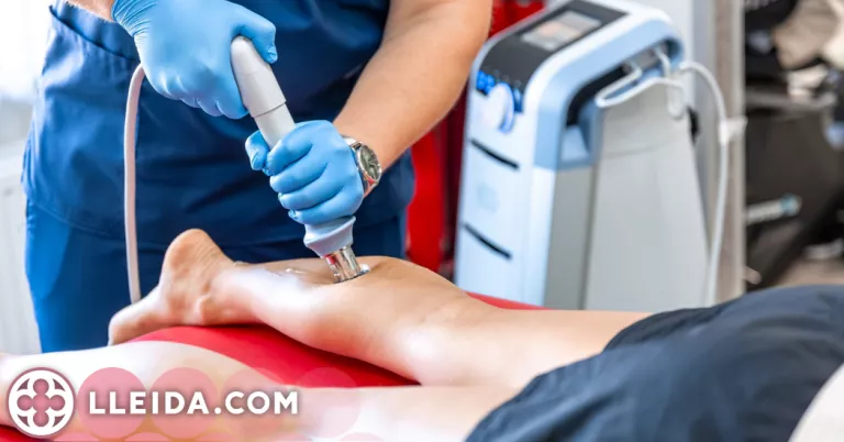 La teràpia d’ones de xoc revoluciona el tractament de lesions i dolors musculars
